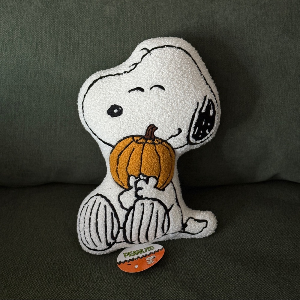 Peanuts Sherpa Snoopy Fall Decorative Pillow 🍂🐾 Snoopy holding a pumpkin